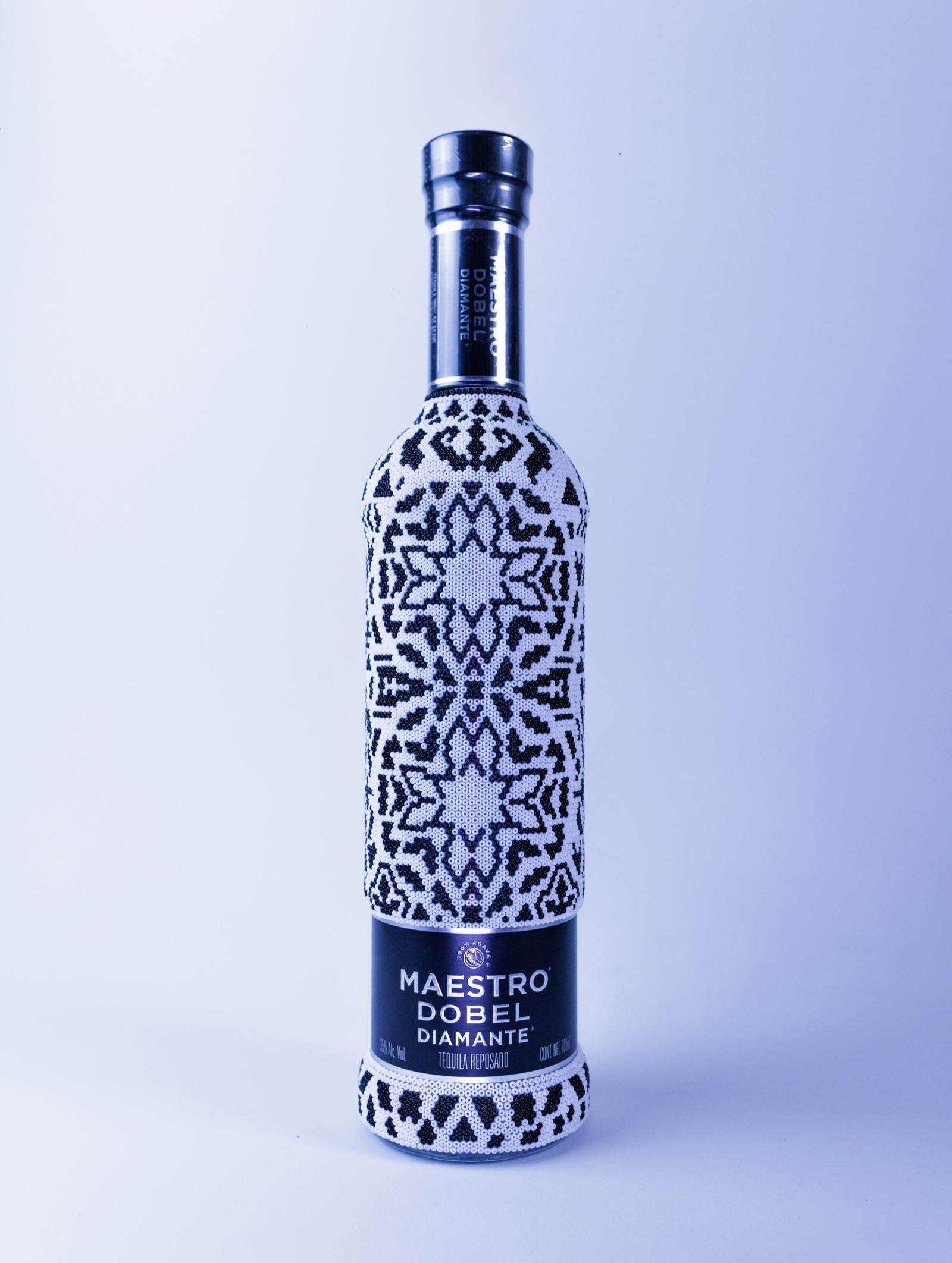 Arte huichol — manos del artesano